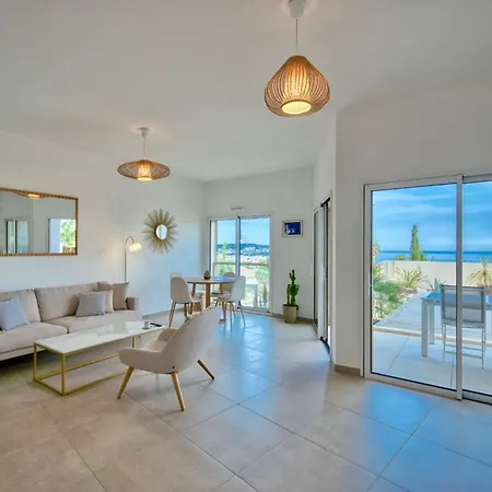 Unique A Vue Imprenable Apartman